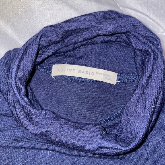Active Basic Turtleneck Long Sleeve Top - Picture 2 of 3